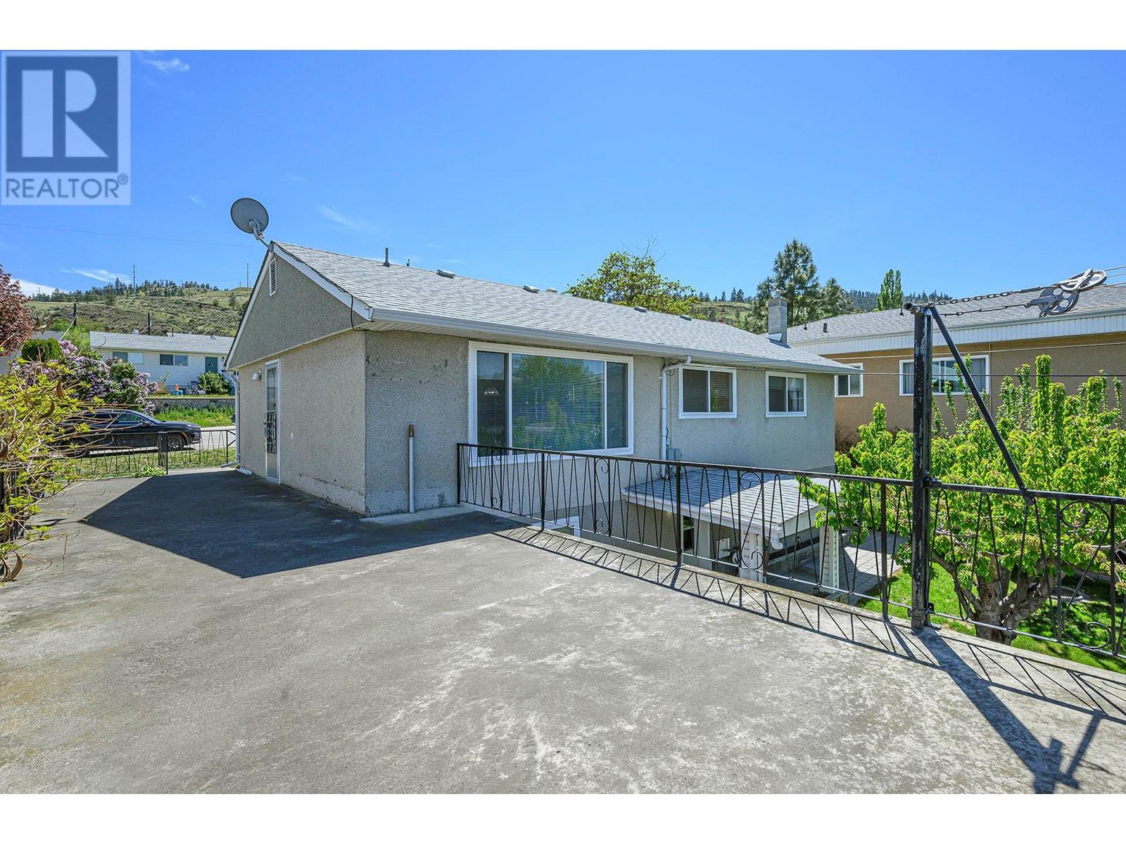 952 Fraser Street, Kamloops, British Columbia  V2C 3H5 - Photo 3 - 10346248