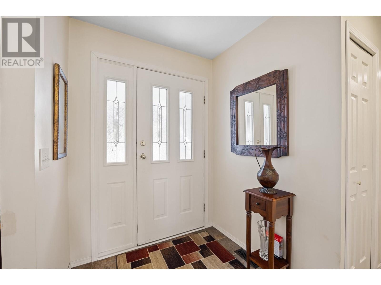 528 Carmel Court, Kamloops, British Columbia  V2E 2G3 - Photo 4 - 10346424