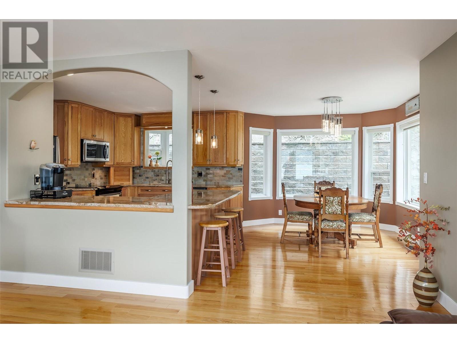 17824 Juniper Cove Road, Lake Country, British Columbia  V4V 1B8 - Photo 4 - 10345457