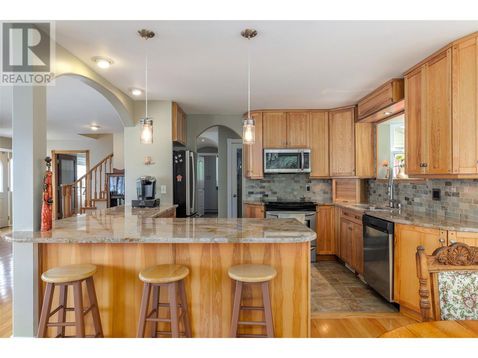 17824 Juniper Cove Road, Lake Country, British Columbia  V4V 1B8 - Photo 5 - 10345457