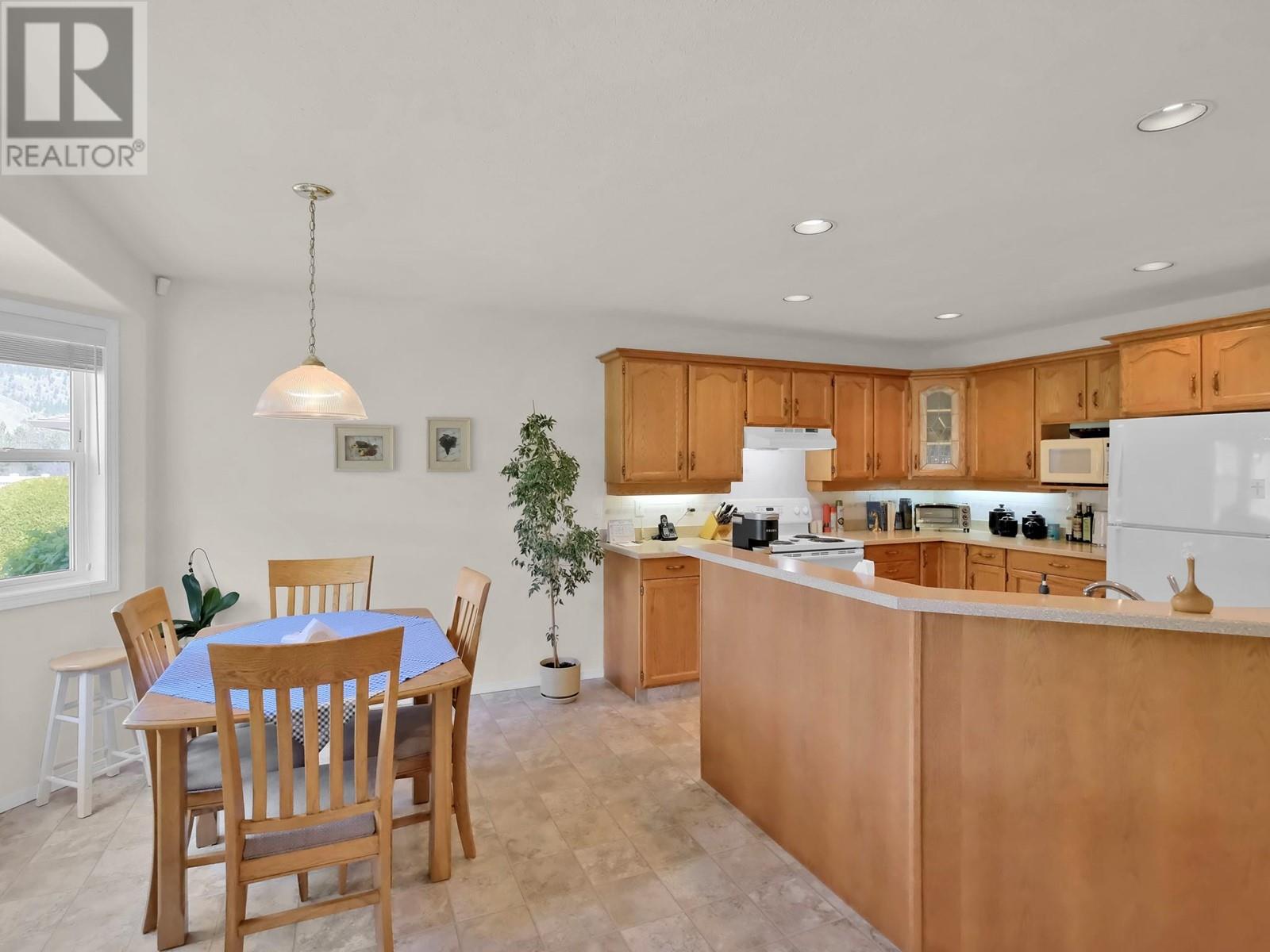 435 Ridge Road, Penticton, British Columbia  V2A 8N7 - Photo 12 - 10346572