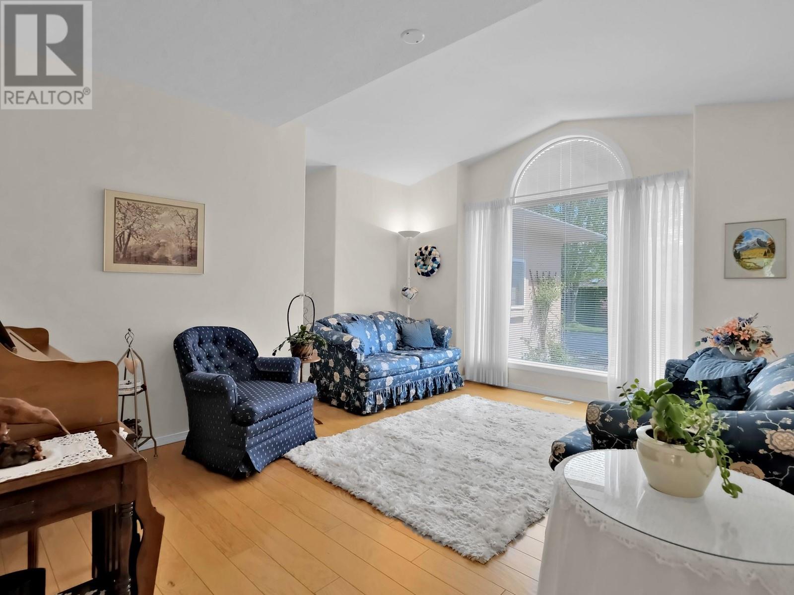 435 Ridge Road, Penticton, British Columbia  V2A 8N7 - Photo 3 - 10346572
