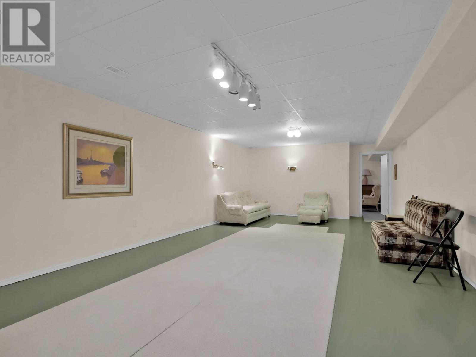 435 Ridge Road, Penticton, British Columbia  V2A 8N7 - Photo 32 - 10346572