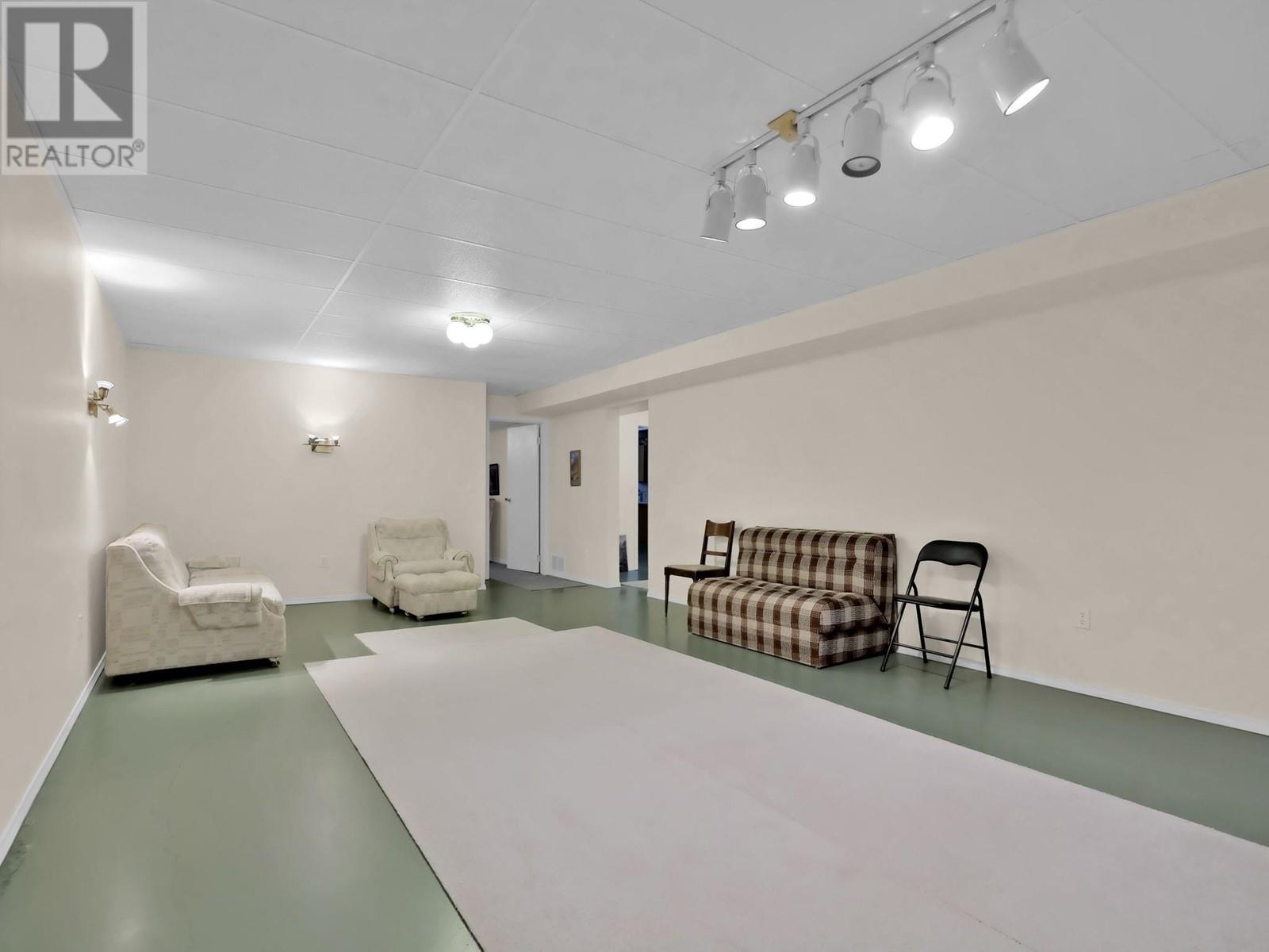 435 Ridge Road, Penticton, British Columbia  V2A 8N7 - Photo 33 - 10346572