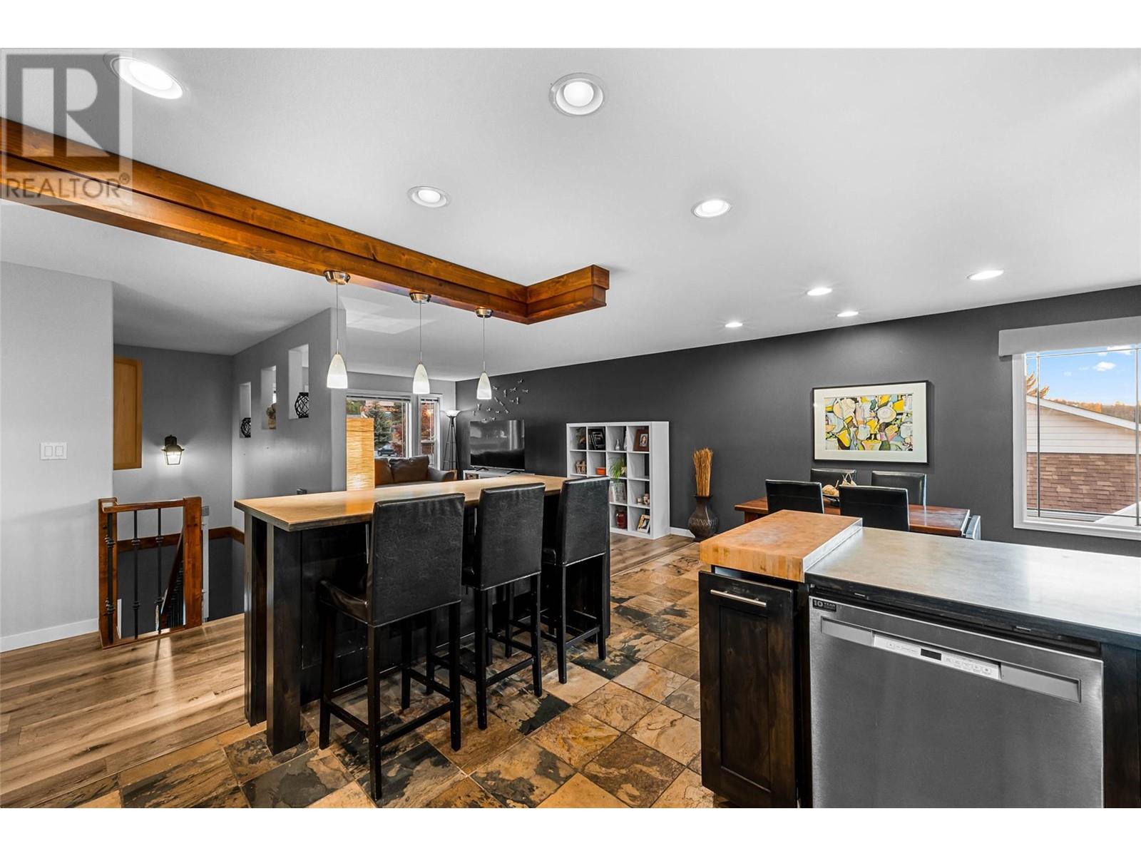 2506 Nechako Drive, Kamloops, British Columbia  V2E 2C9 - Photo 12 - 10346570