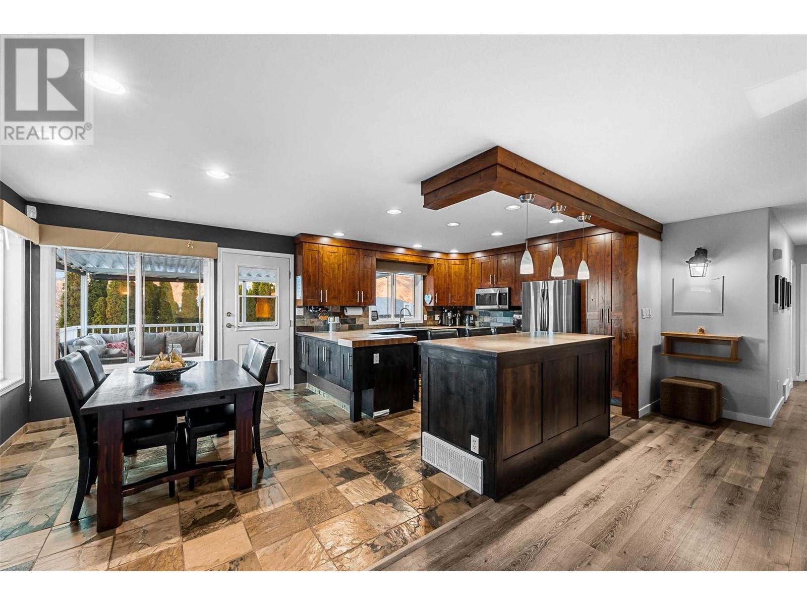 2506 Nechako Drive, Kamloops, British Columbia  V2E 2C9 - Photo 4 - 10346570