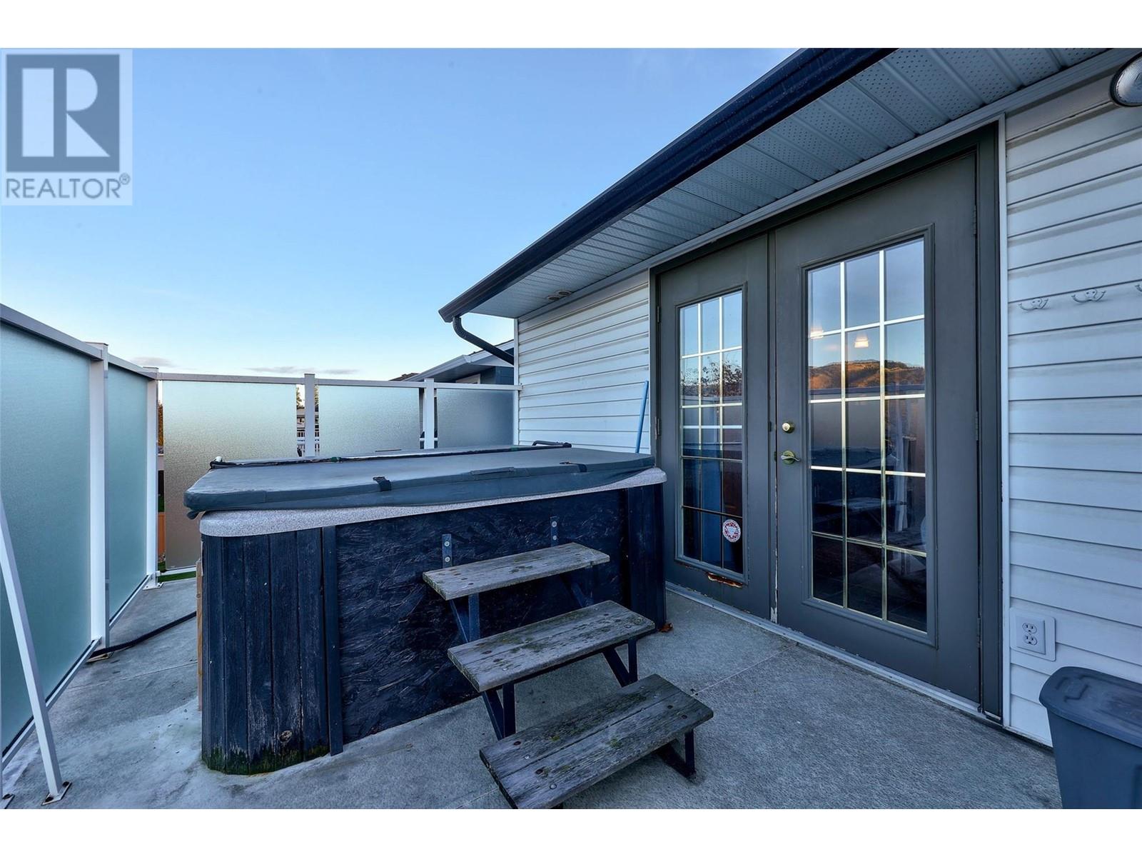 2506 Nechako Drive, Kamloops, British Columbia  V2E 2C9 - Photo 9 - 10346570