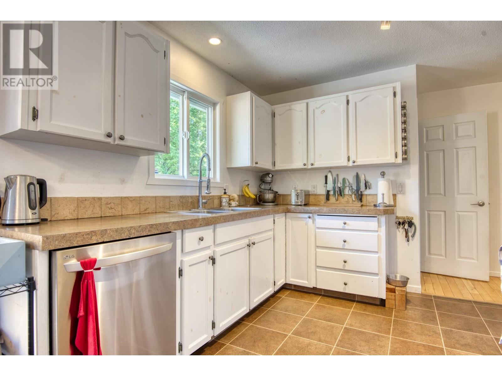 1750 Ridgedale Avenue, Penticton, British Columbia  V2A 2S6 - Photo 10 - 10346391