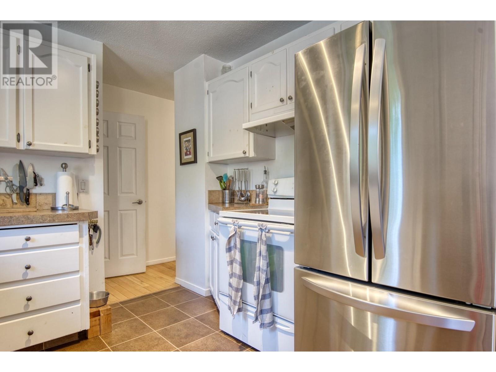 1750 Ridgedale Avenue, Penticton, British Columbia  V2A 2S6 - Photo 11 - 10346391