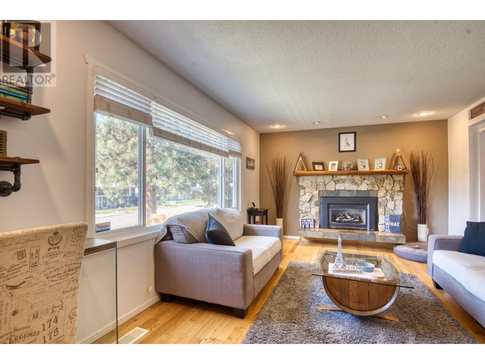 1750 Ridgedale Avenue, Penticton, British Columbia  V2A 2S6 - Photo 3 - 10346391