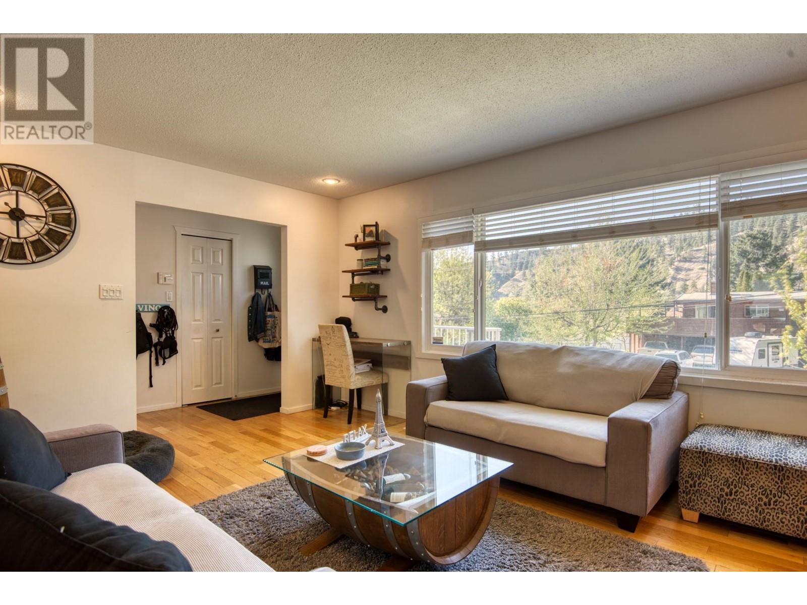 1750 Ridgedale Avenue, Penticton, British Columbia  V2A 2S6 - Photo 4 - 10346391