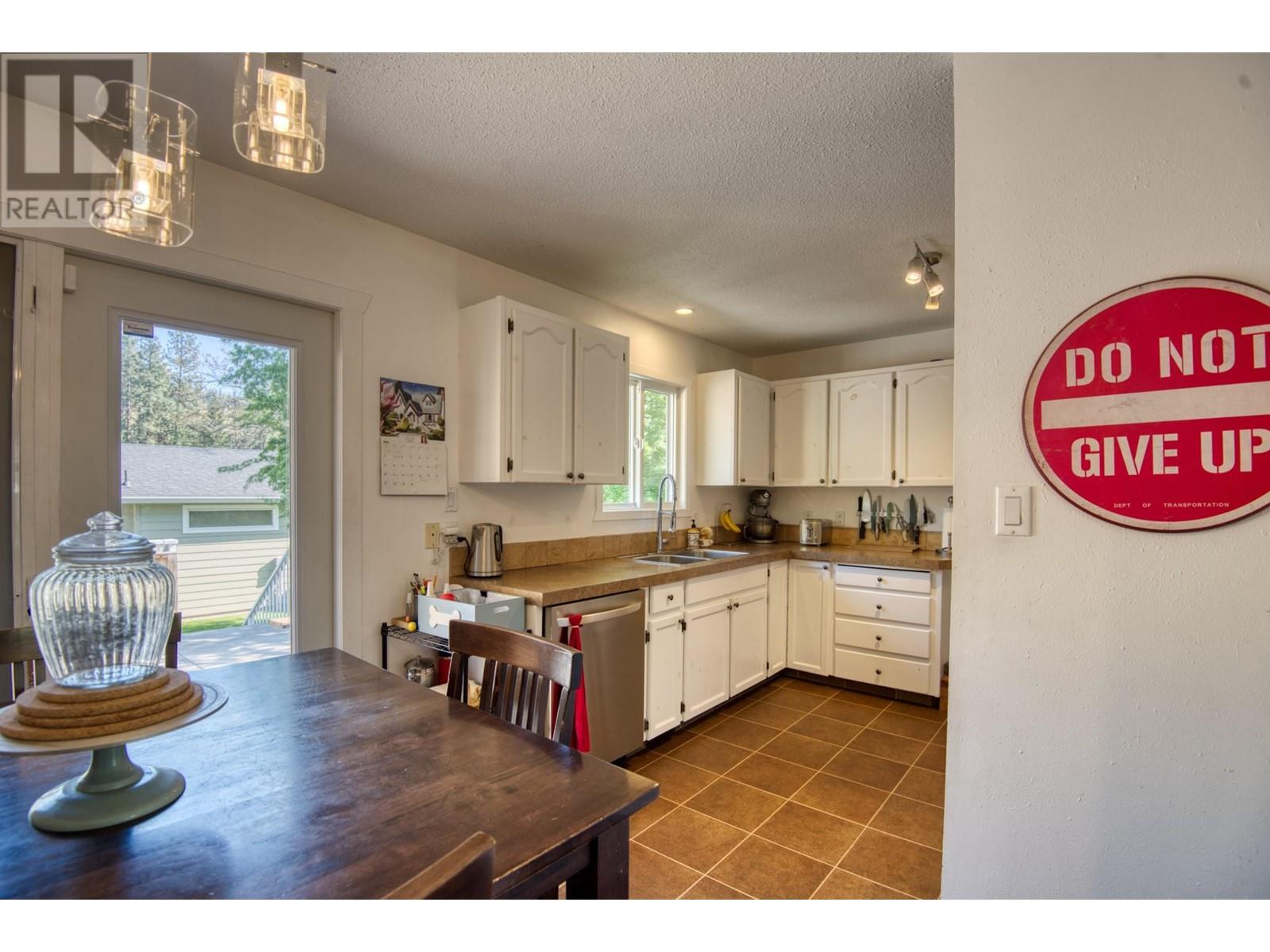 1750 Ridgedale Avenue, Penticton, British Columbia  V2A 2S6 - Photo 7 - 10346391