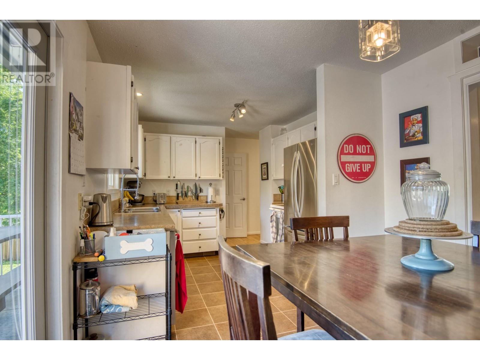 1750 Ridgedale Avenue, Penticton, British Columbia  V2A 2S6 - Photo 8 - 10346391
