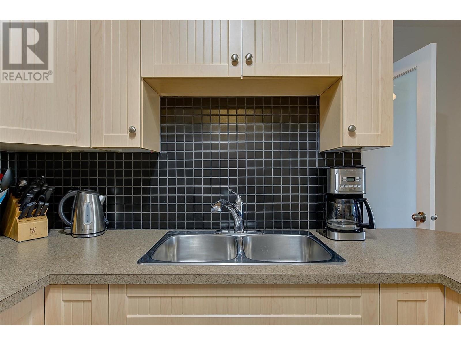 1875 Country Club Drive Unit# 1208, Kelowna, British Columbia  V1V 2W7 - Photo 8 - 10346268