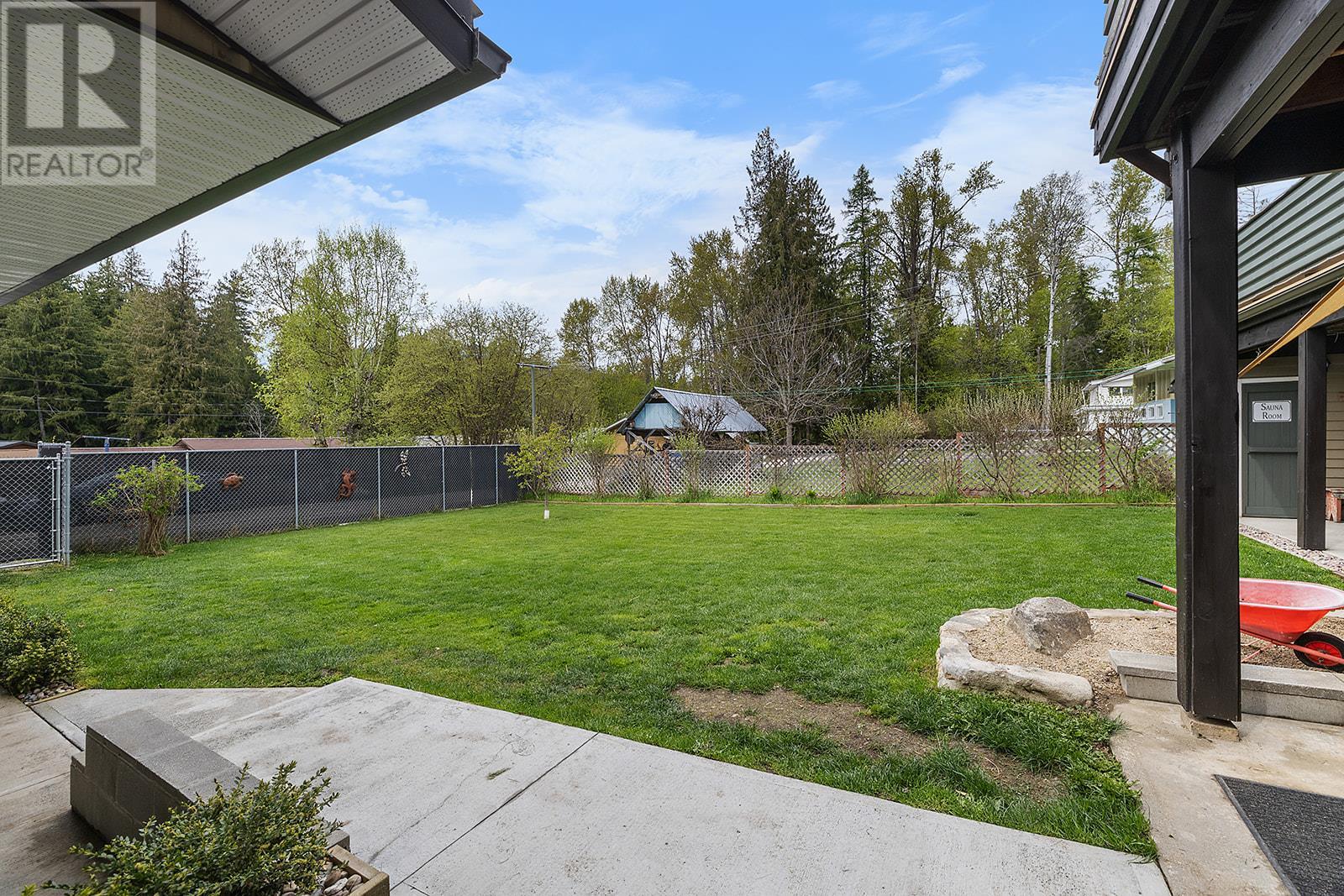 1629 Ainsworth Avenue, Riondel, British Columbia  V0B 2B0 - Photo 28 - 10345295