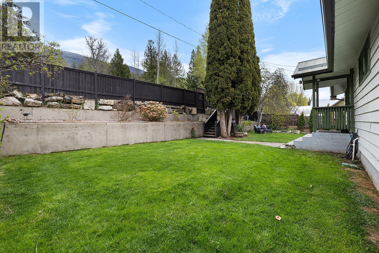 1629 Ainsworth Avenue, Riondel, British Columbia  V0B 2B0 - Photo 31 - 10345295