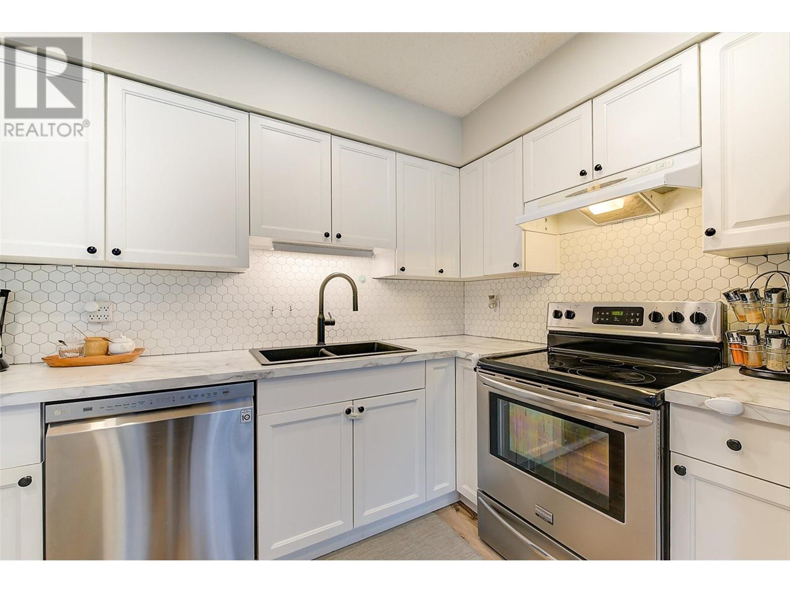 2937 Mcallister Road, West Kelowna, British Columbia  V4T 1G8 - Photo 2 - 10346576