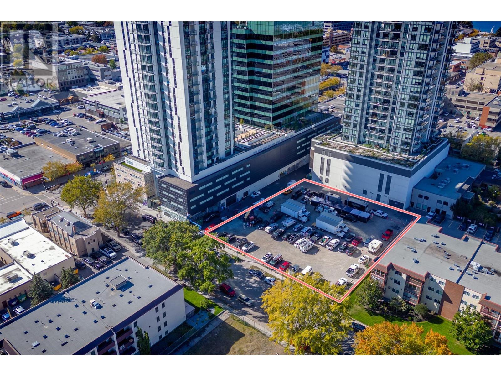 1464-1476 Bertram Street, Kelowna, British Columbia  V1Y 2G3 - Photo 1 - 10345568