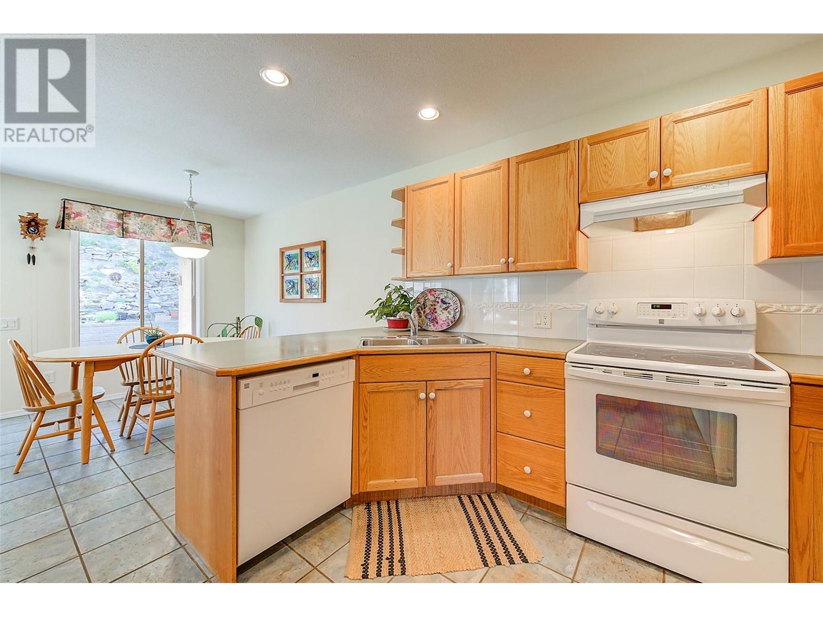 1051 Chilcotin Crescent, Kelowna, British Columbia  V1V 2L7 - Photo 12 - 10346542