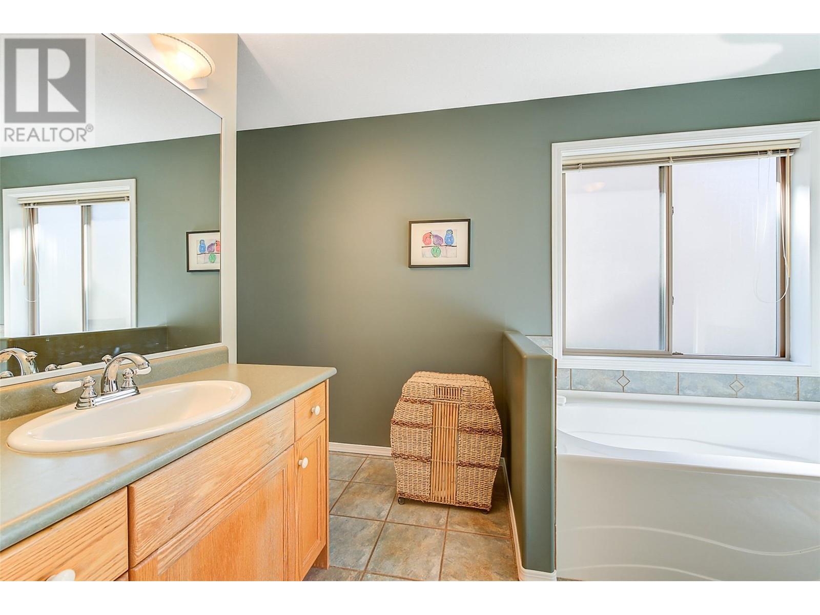 1051 Chilcotin Crescent, Kelowna, British Columbia  V1V 2L7 - Photo 20 - 10346542