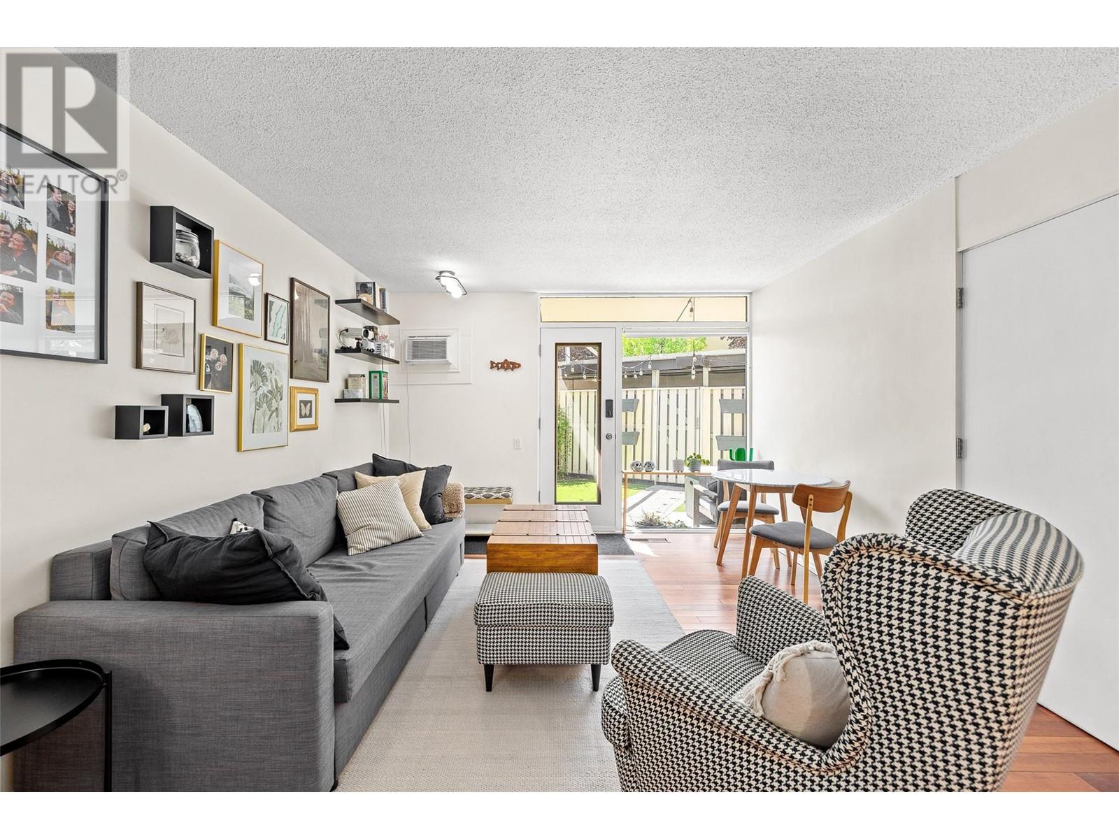 353 Boyce Crescent Unit# 6, Kelowna, British Columbia  V1Y 5Z7 - Photo 2 - 10345595