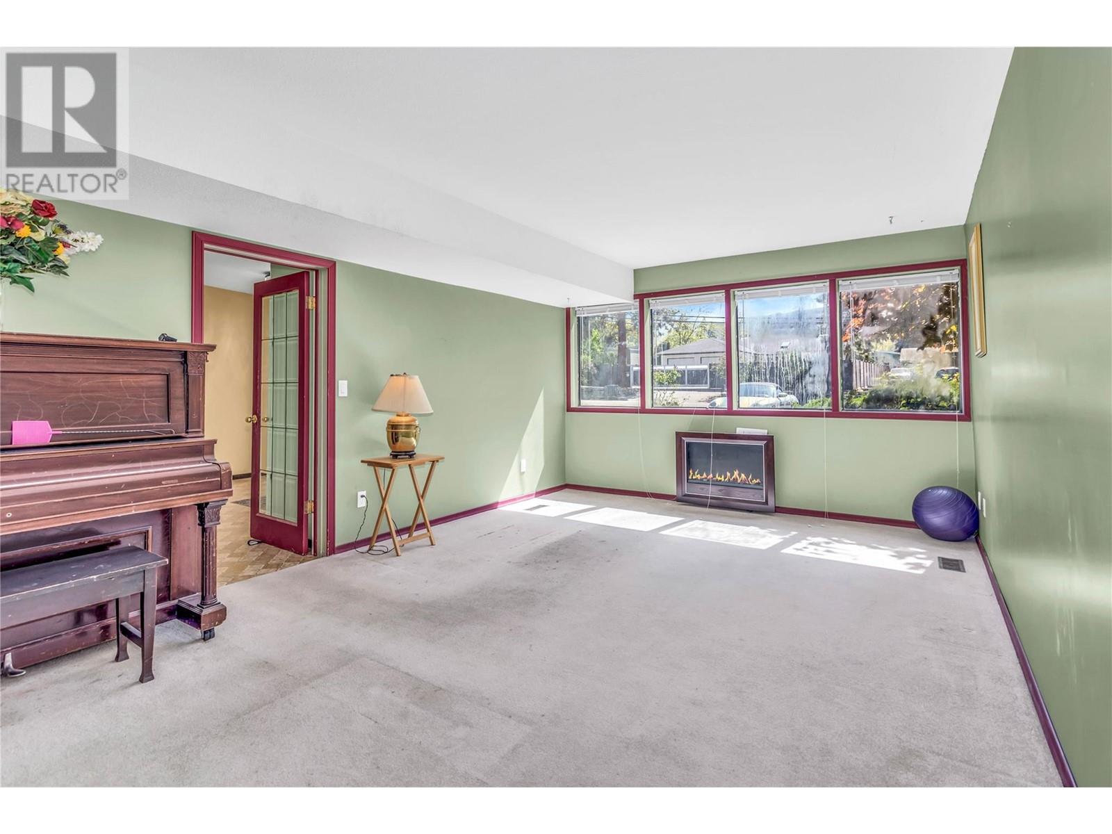 770 Raymer Road, Kelowna, British Columbia  V1W 1H8 - Photo 21 - 10346431