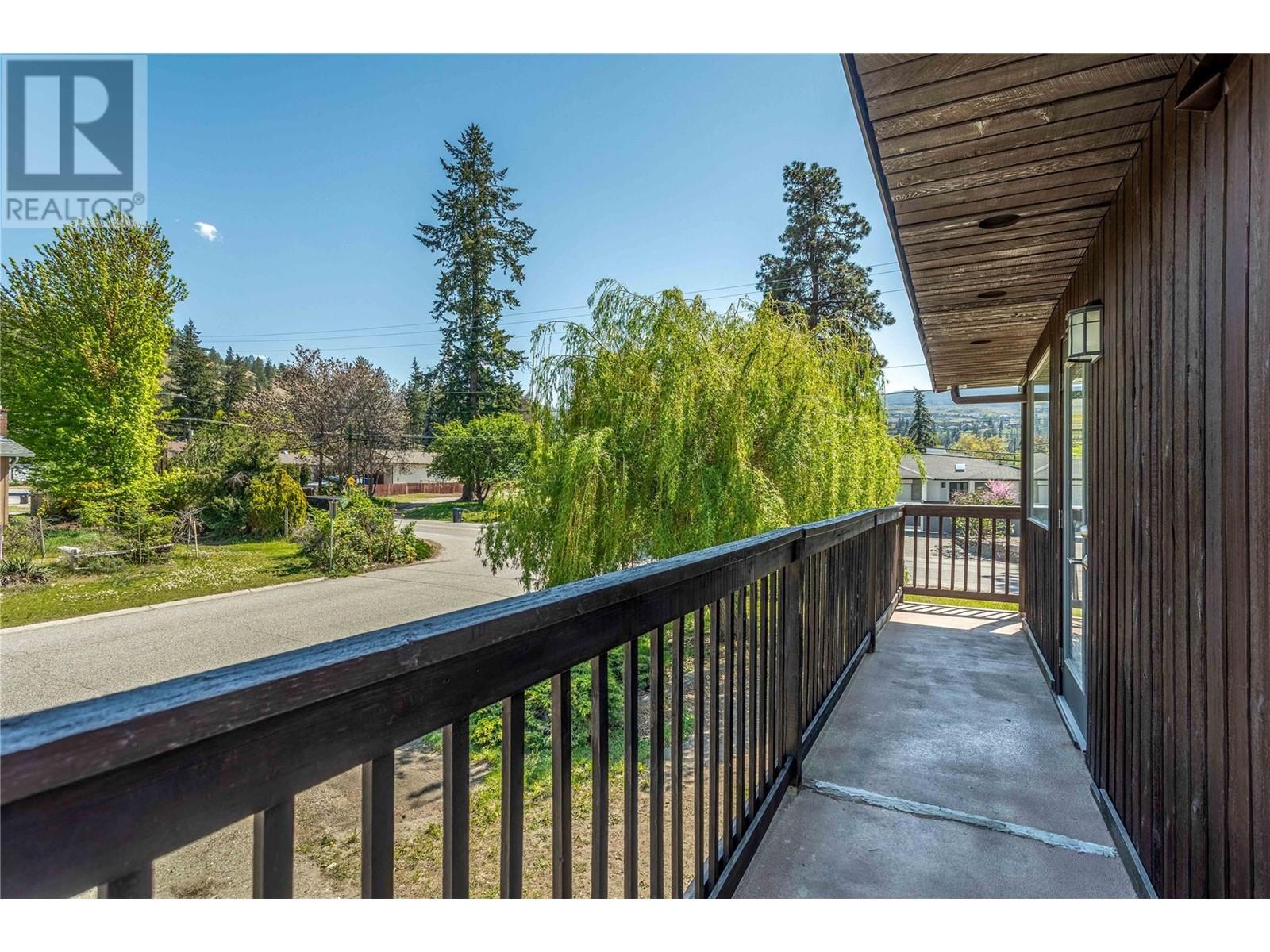 770 Raymer Road, Kelowna, British Columbia  V1W 1H8 - Photo 27 - 10346431