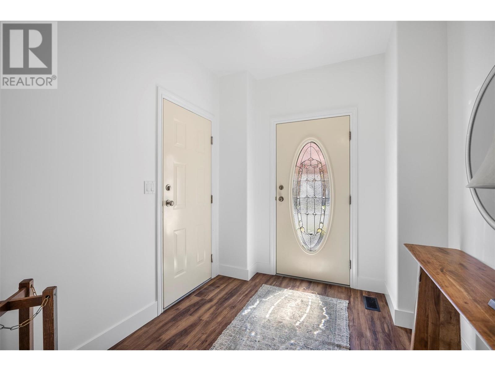 1055 Aberdeen Drive Unit# 4, Kamloops, British Columbia  V1S 2A7 - Photo 3 - 10346607