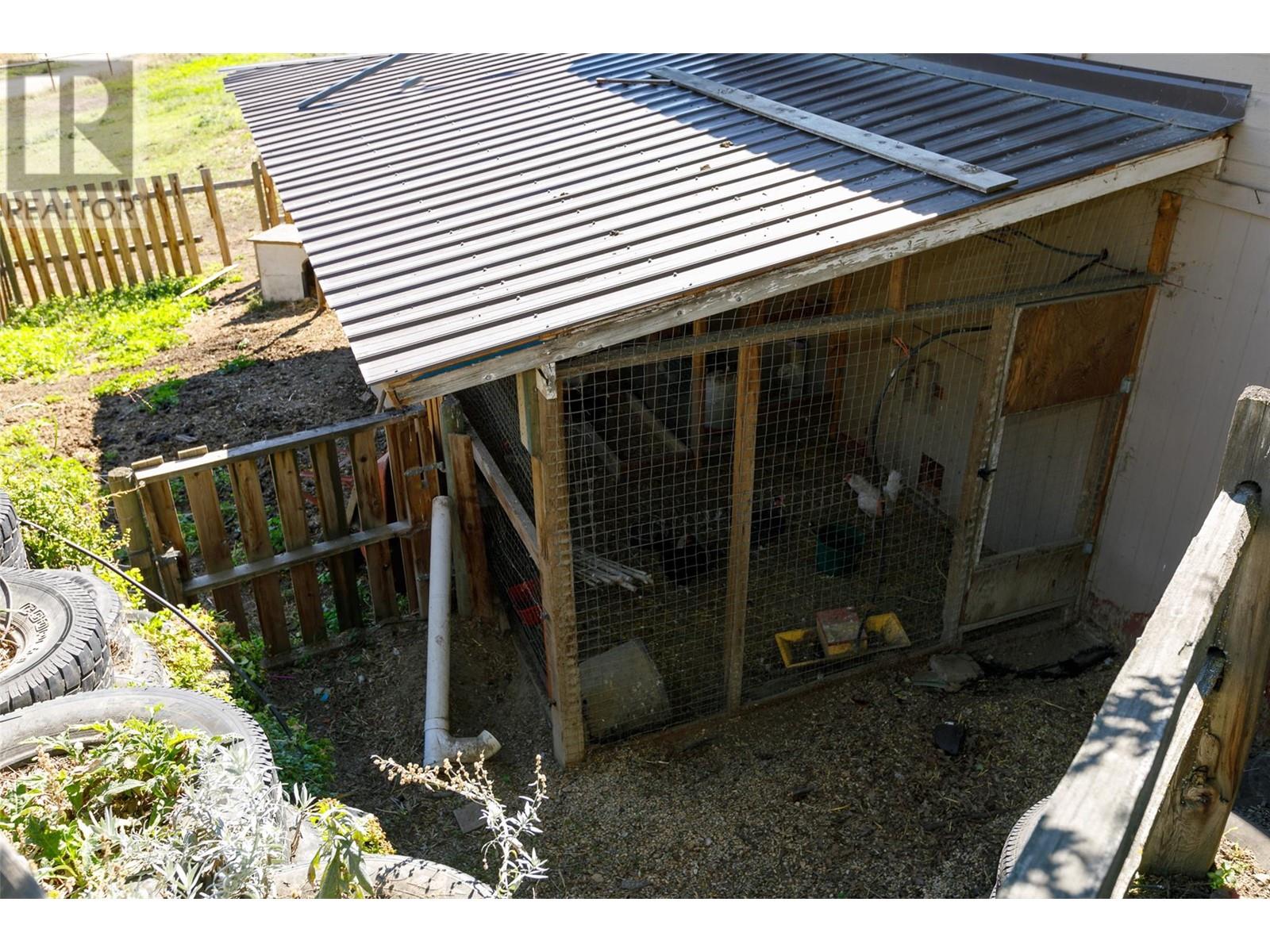 2351 Gallagher Road, Kelowna, British Columbia  V1P 1G9 - Photo 28 - 10345141