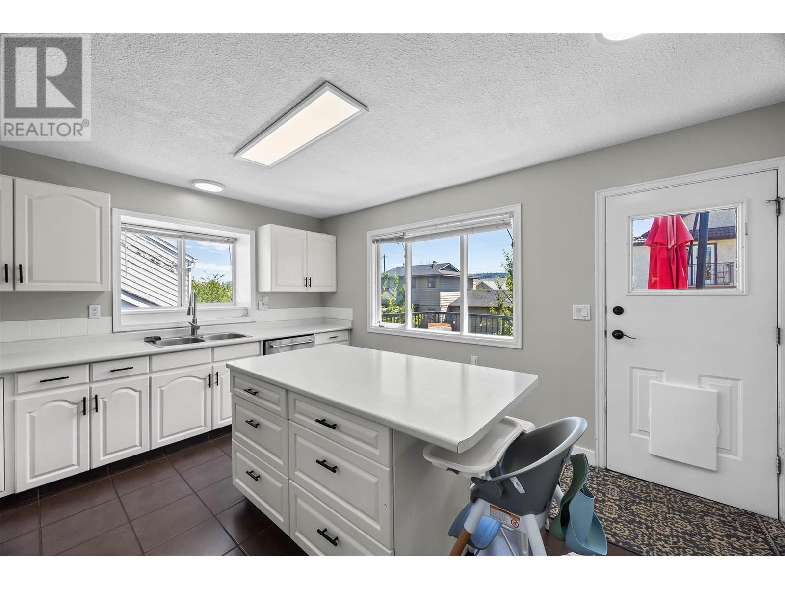1425 Stratford Place, Kamloops, British Columbia  V2B 8E2 - Photo 15 - 10346569