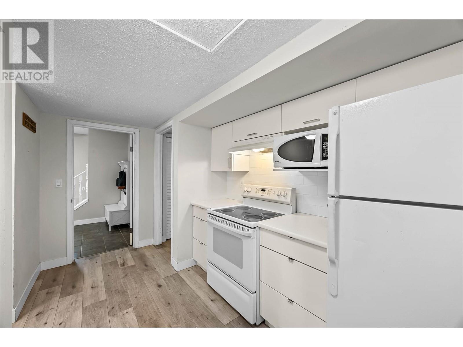 1425 Stratford Place, Kamloops, British Columbia  V2B 8E2 - Photo 28 - 10346569