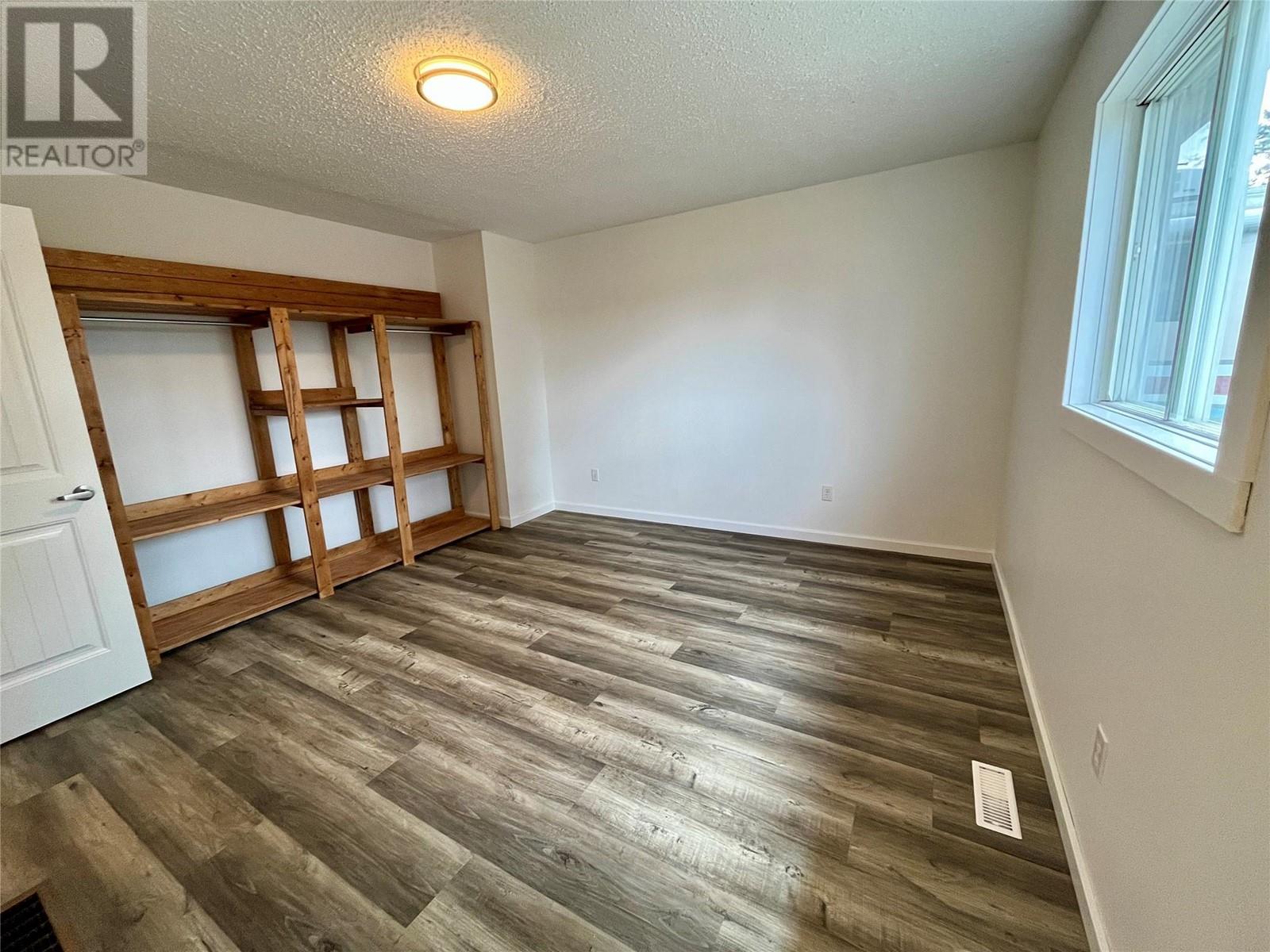 140 Spruce Avenue, Tumbler Ridge, British Columbia  V0C 2W0 - Photo 8 - 10346527