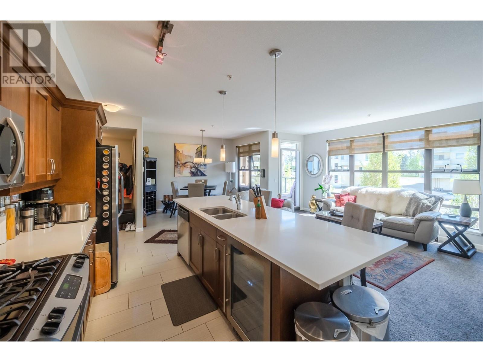 3591 Skaha Lake Road Unit# 204, Penticton, British Columbia  V2A 7K2 - Photo 2 - 10346603