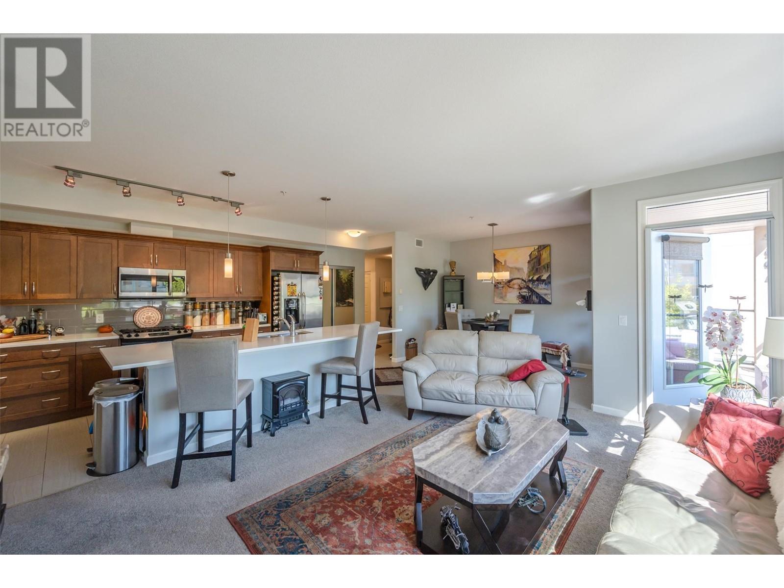 3591 Skaha Lake Road Unit# 204, Penticton, British Columbia  V2A 7K2 - Photo 3 - 10346603