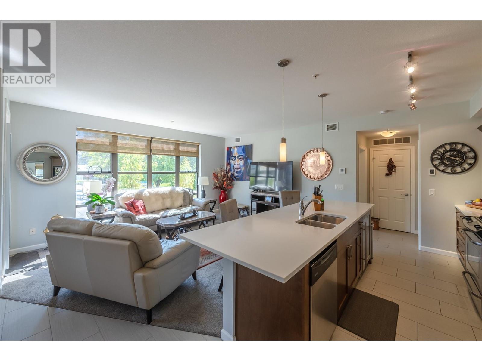 3591 Skaha Lake Road Unit# 204, Penticton, British Columbia  V2A 7K2 - Photo 4 - 10346603