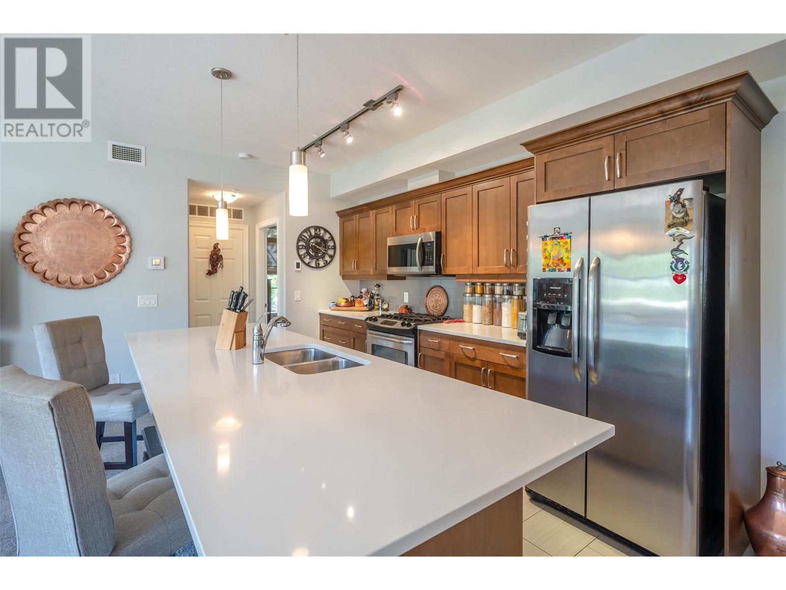 3591 Skaha Lake Road Unit# 204, Penticton, British Columbia  V2A 7K2 - Photo 5 - 10346603