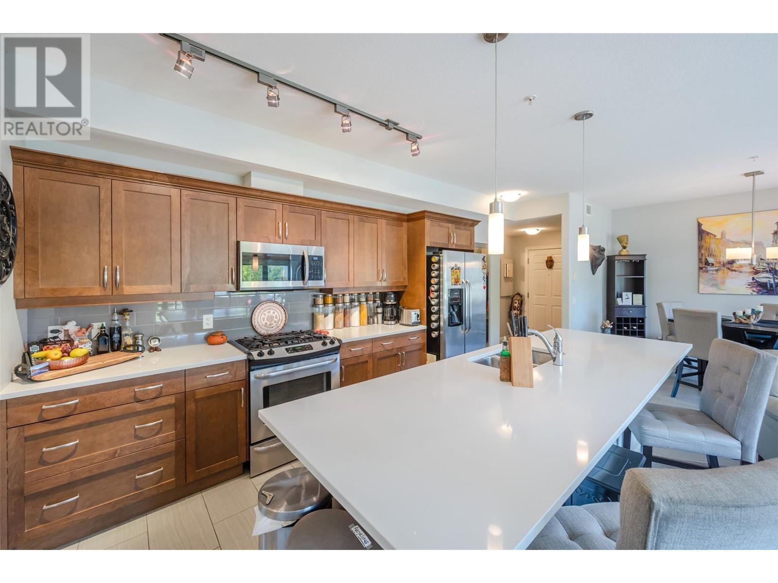 3591 Skaha Lake Road Unit# 204, Penticton, British Columbia  V2A 7K2 - Photo 6 - 10346603