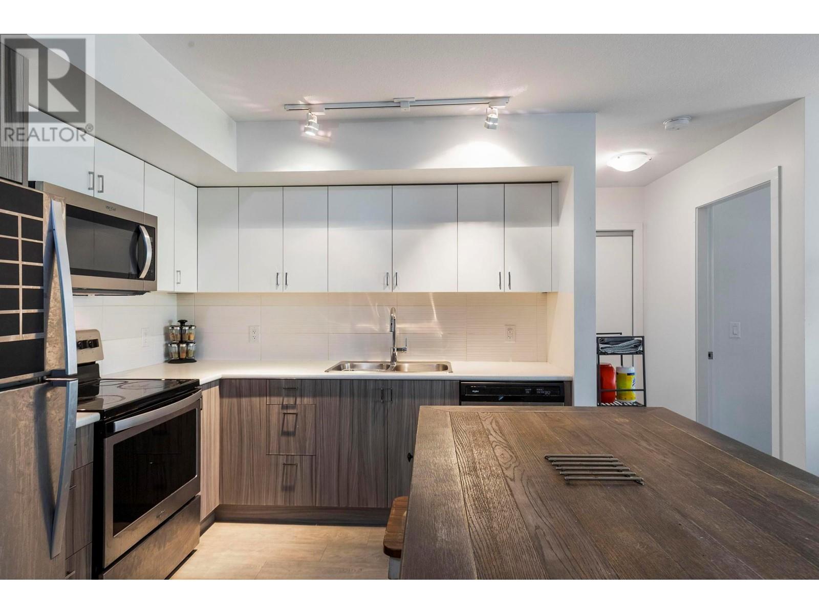 725 Academy Way Unit# 211, Kelowna, British Columbia  V1V 0B4 - Photo 3 - 10346408