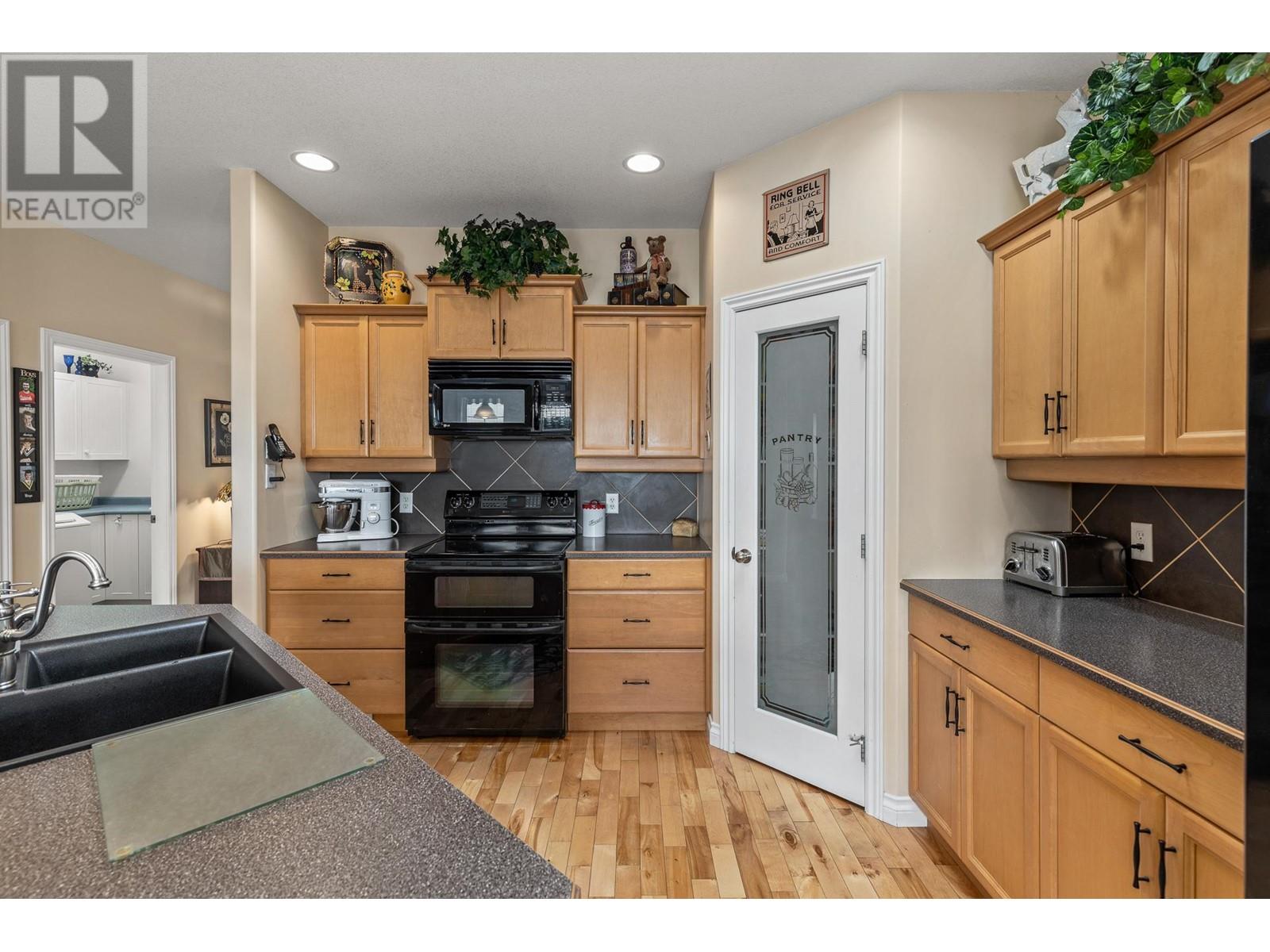 367 Mccarren Avenue, Kelowna, British Columbia  V1W 4W3 - Photo 10 - 10344697