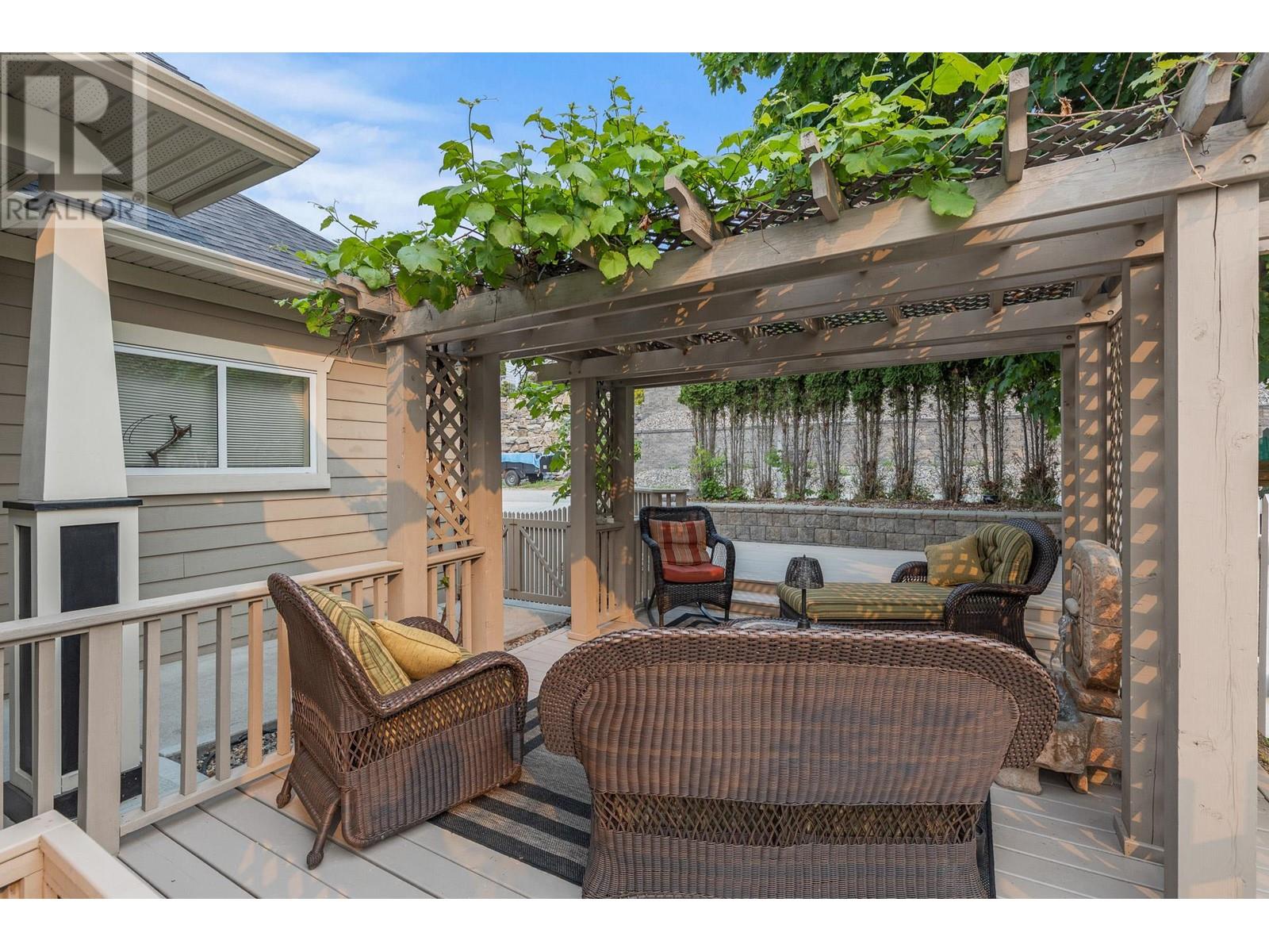 367 Mccarren Avenue, Kelowna, British Columbia  V1W 4W3 - Photo 33 - 10344697