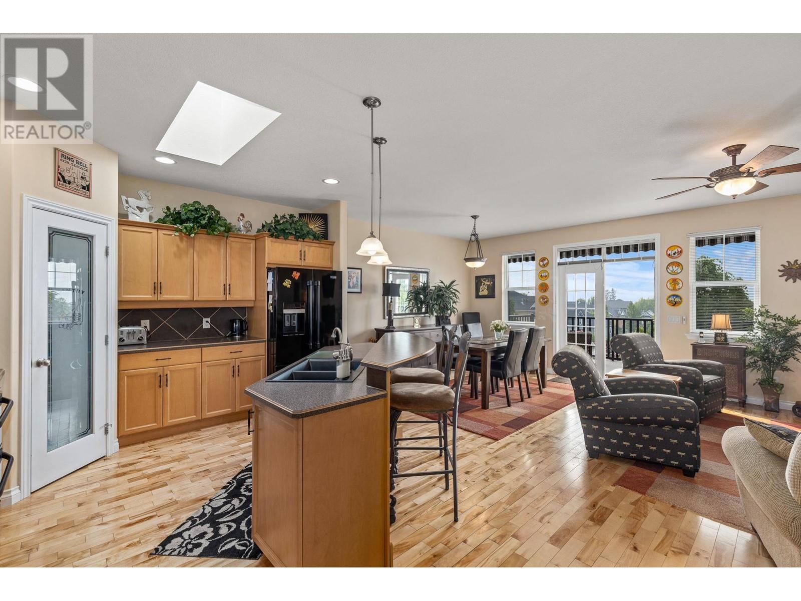 367 Mccarren Avenue, Kelowna, British Columbia  V1W 4W3 - Photo 7 - 10344697