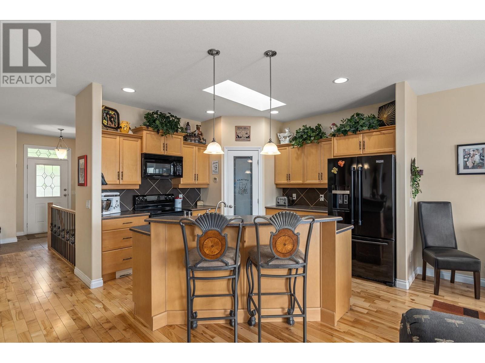 367 Mccarren Avenue, Kelowna, British Columbia  V1W 4W3 - Photo 8 - 10344697