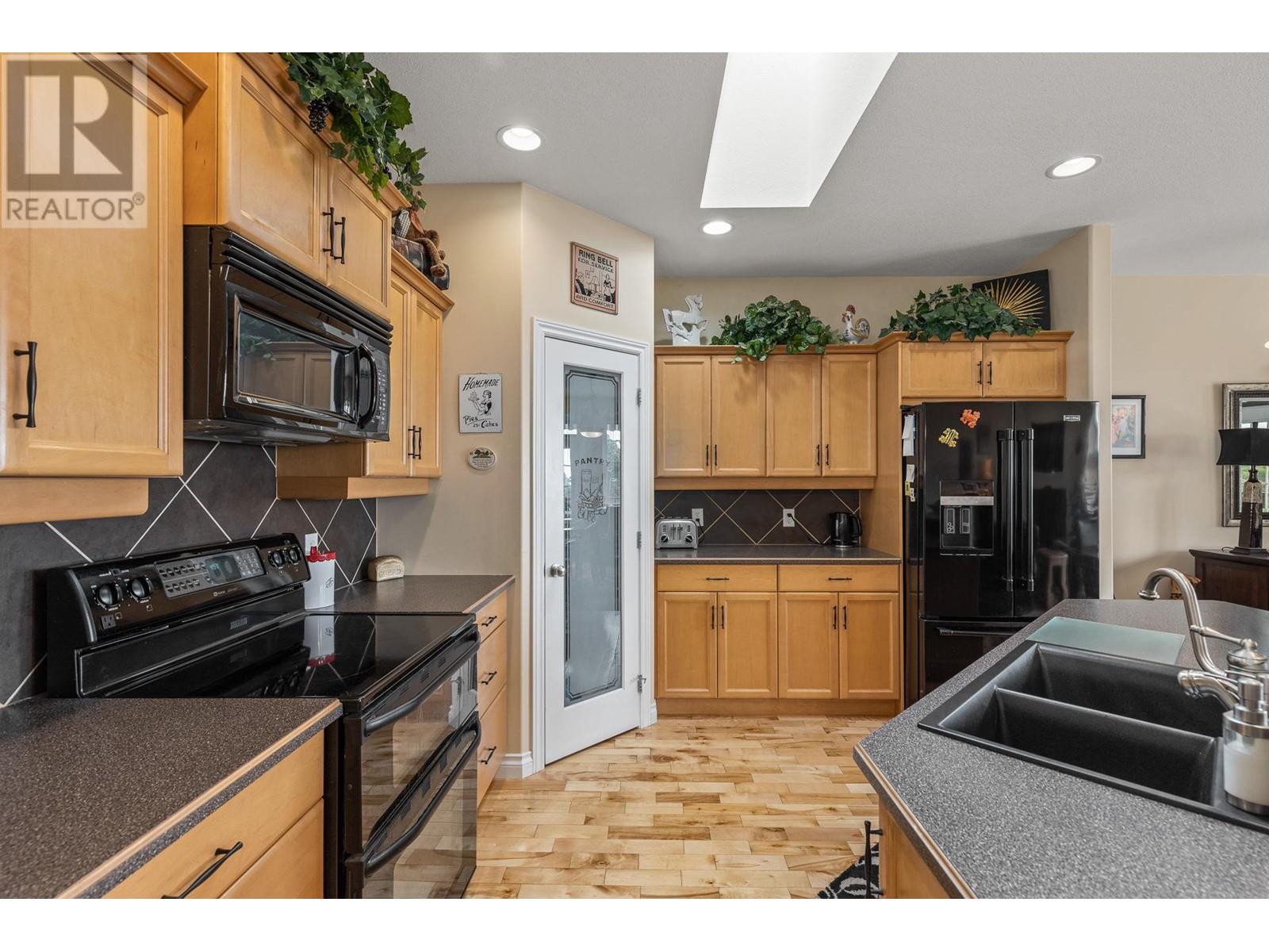 367 Mccarren Avenue, Kelowna, British Columbia  V1W 4W3 - Photo 9 - 10344697