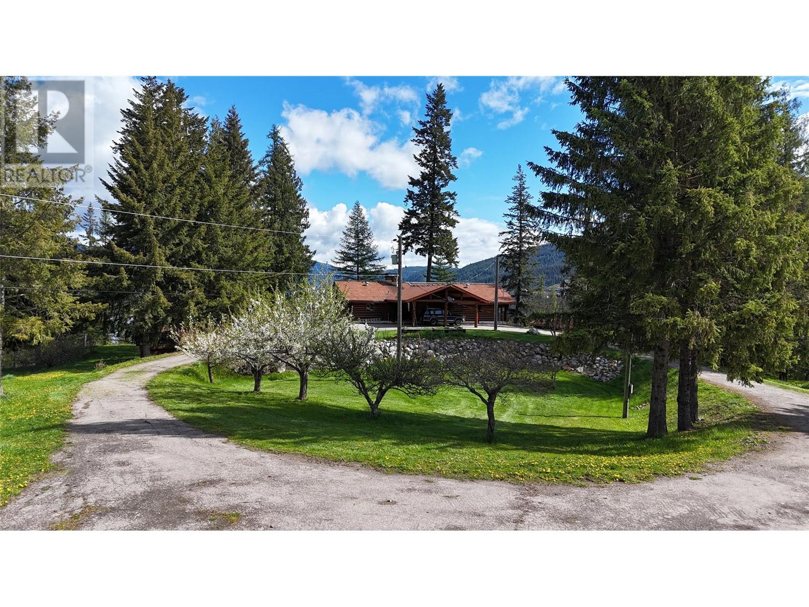 9898 Old Spallumcheen Road, Sicamous, British Columbia  V0E 2V3 - Photo 12 - 10346490