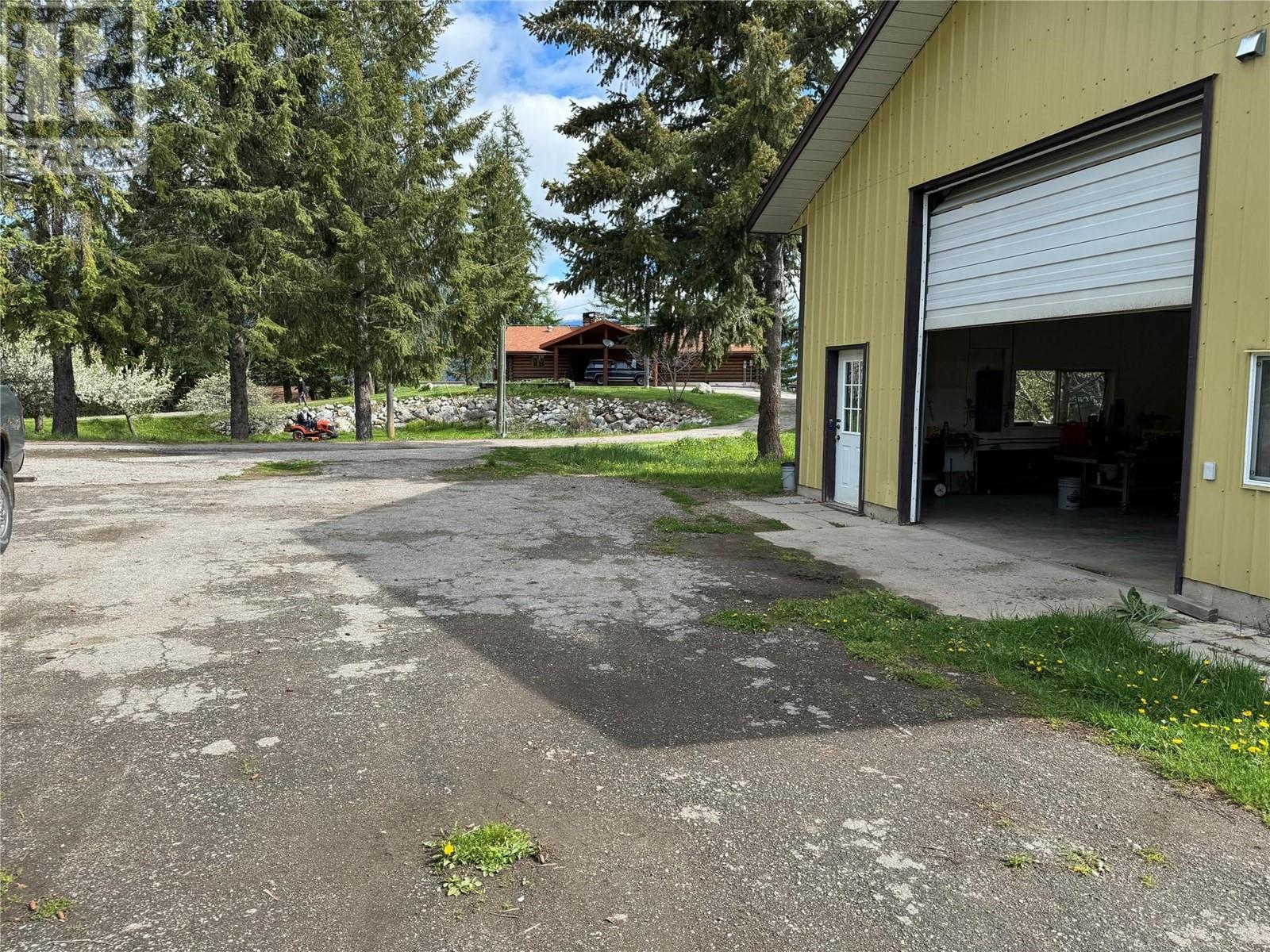 9898 Old Spallumcheen Road, Sicamous, British Columbia  V0E 2V3 - Photo 17 - 10346490