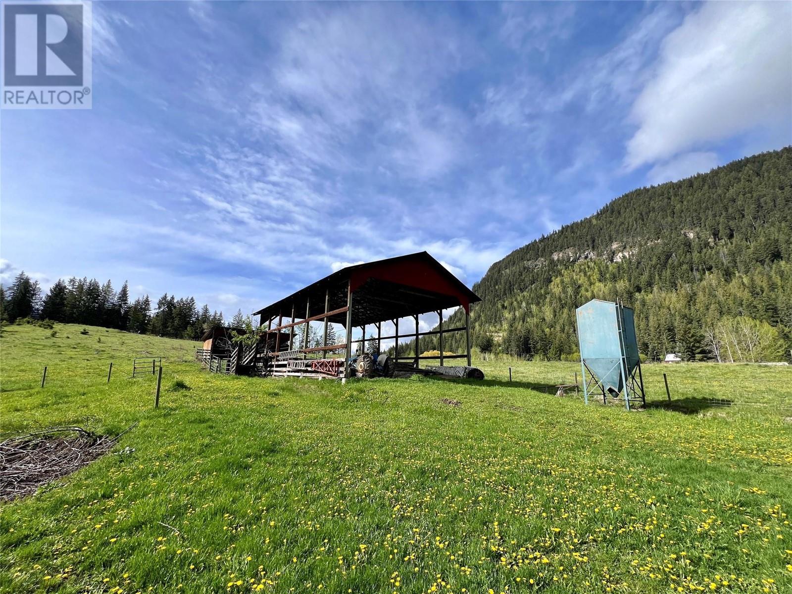 9898 Old Spallumcheen Road, Sicamous, British Columbia  V0E 2V3 - Photo 36 - 10346490