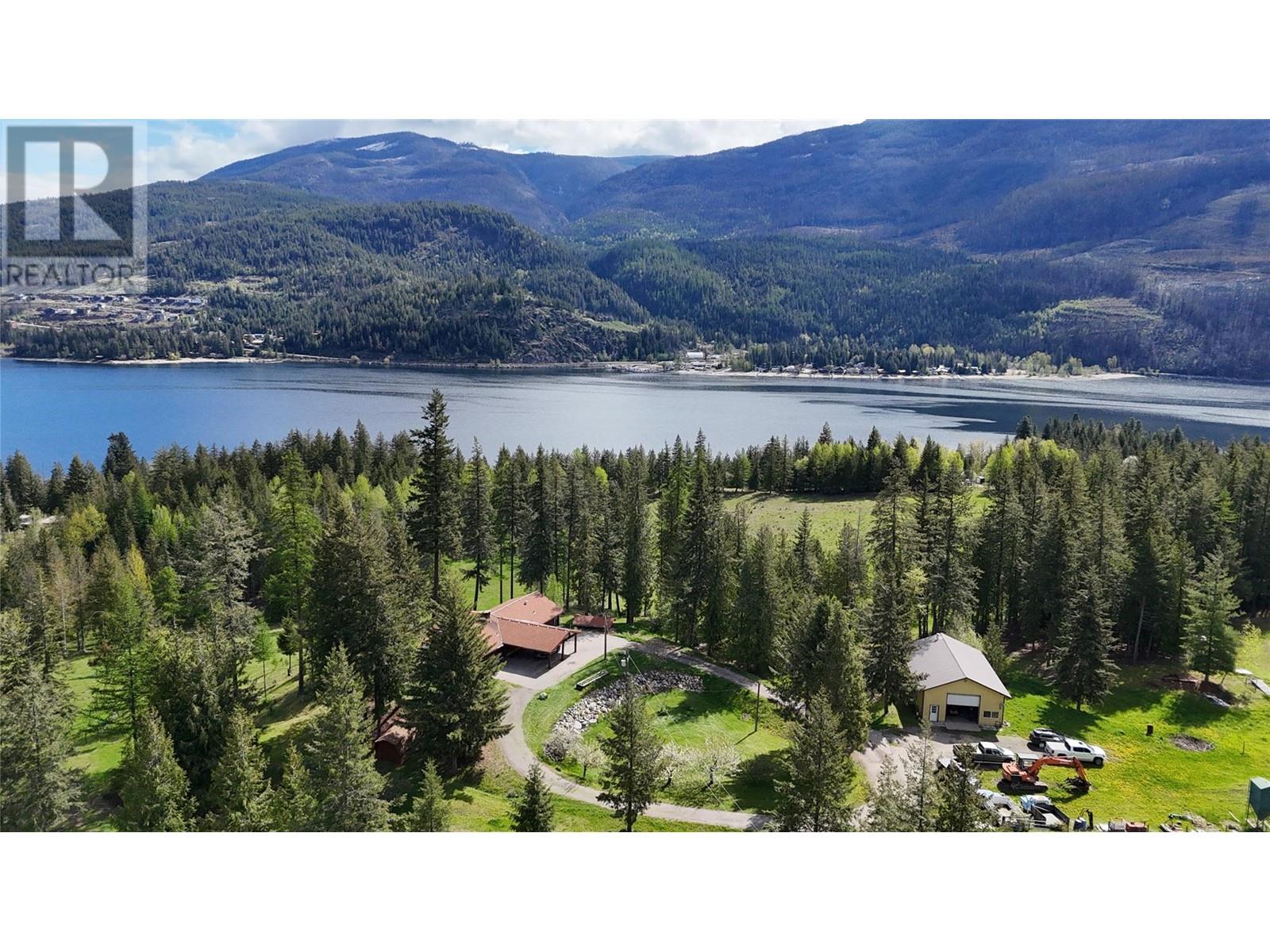 9898 Old Spallumcheen Road, Sicamous, British Columbia  V0E 2V3 - Photo 9 - 10346490