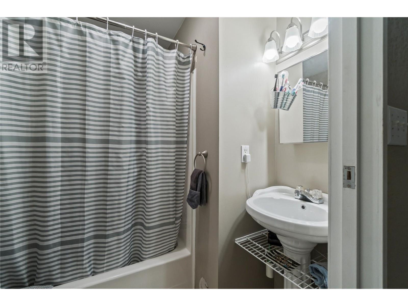 3402 24a Avenue, Vernon, British Columbia  V1T 1M3 - Photo 19 - 10346251