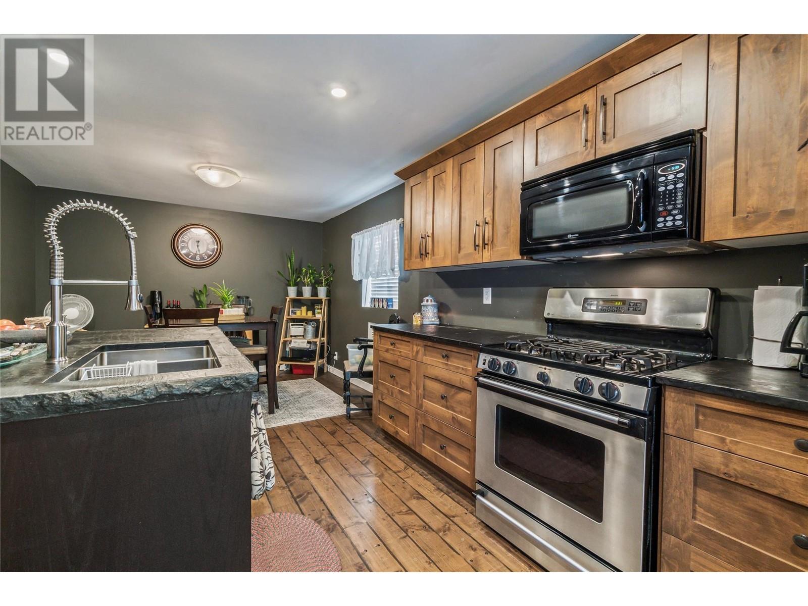 3402 24a Avenue, Vernon, British Columbia  V1T 1M3 - Photo 6 - 10346251
