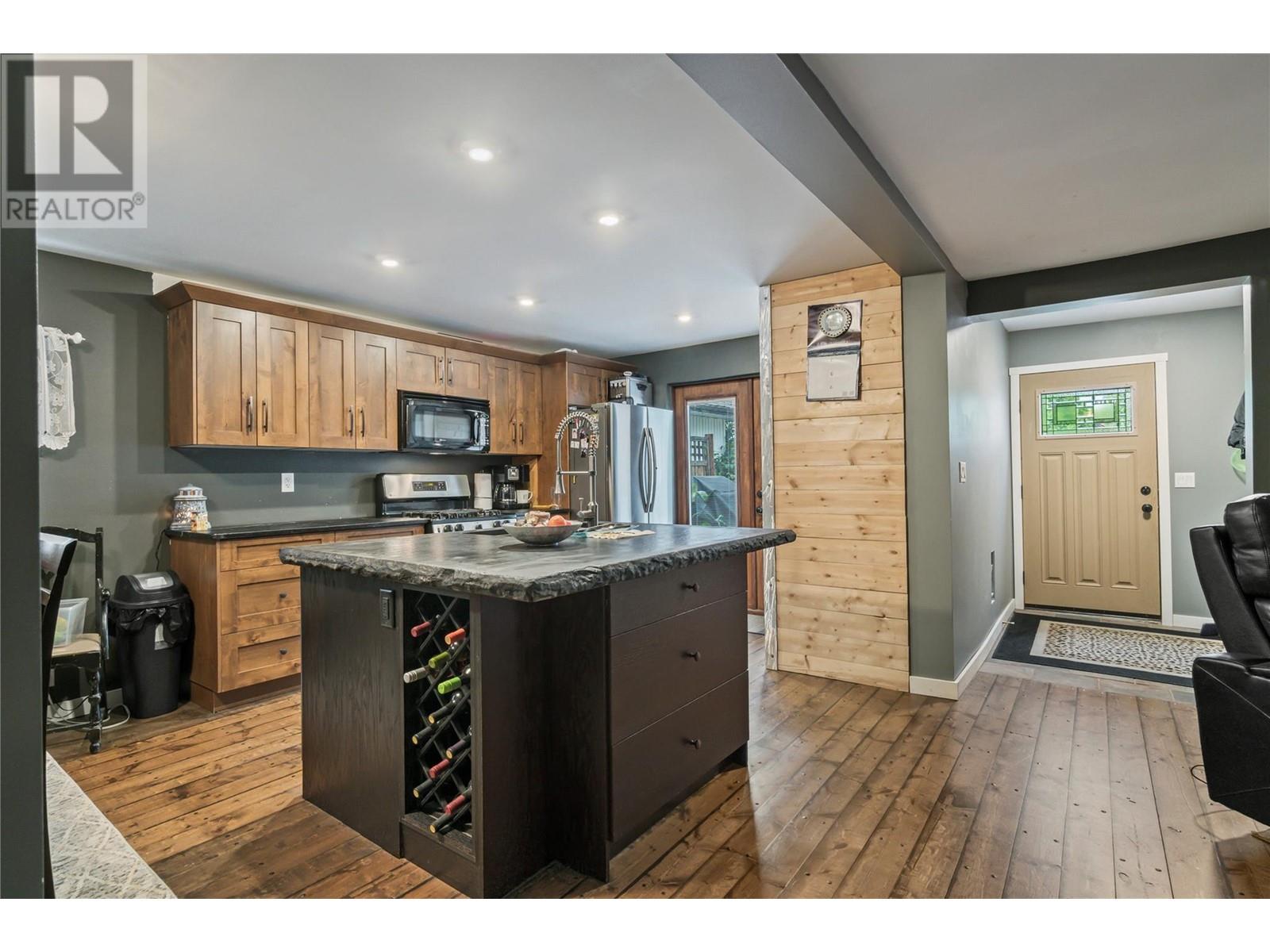 3402 24a Avenue, Vernon, British Columbia  V1T 1M3 - Photo 9 - 10346251